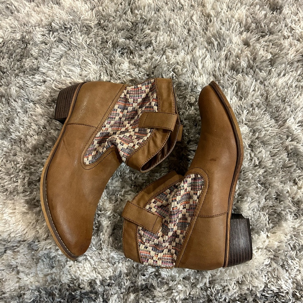 Aeropostale Size 10 Women’s Brown Ankle Boots